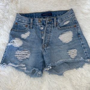 Aeropostale 90s high rise cut-off 00 shorts, button up